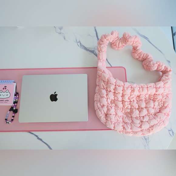 Recycled Polyester Quilted Medium size Shoulder bag - Picture 3 of 4